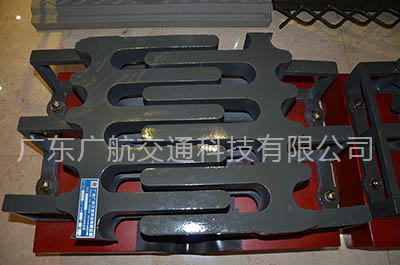 靜音橋梁伸縮縫.jpg 靜音橋梁伸縮縫.jpg